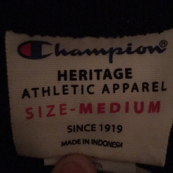 I am selling a tee shirt - Picture 2 of 2